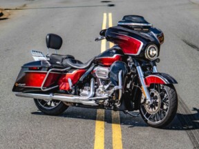 FLHXSE 2021 CVO™ Street Glide® thumb 2