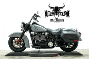 2026 Harley-Davidson® Heritage Classic Dark Billiard Gray Chrome Solo Cast Wheels thumb 0