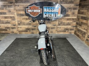 2026 Harley-Davidson® Street Bob® Dark Billiard Gray Chrome Cast Wheels thumb 1