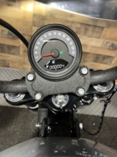 2026 Harley-Davidson® Street Bob® Dark Billiard Gray Chrome Cast Wheels thumb 0