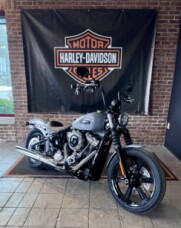 2026 Harley-Davidson® Street Bob® Dark Billiard Gray Chrome Cast Wheels thumb 3