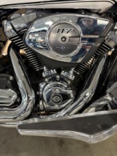 2024 Harley-Davidson® Street Glide® White Onyx Pearl thumb 1