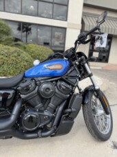 2025 Harley-Davidson® Nightster® Special Blue Burst thumb 3