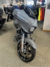 2026 Harley-Davidson® FLHX Street Glide™ Solo thumb 3