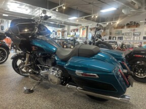 2026 Harley-Davidson® FLTRX Road Glide™ thumb 2