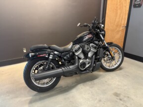 2023 Harley-Davidson® Nightster™ Special Vivid Black thumb 2