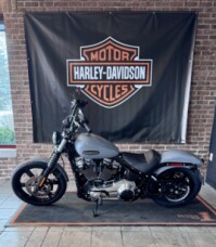 2026 Harley-Davidson® Street Bob® Dark Billiard Gray Chrome Cast Wheels thumb 0