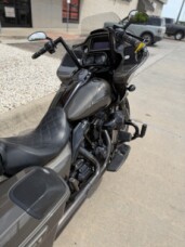 2021 Harley-Davidson® CVO™ Road Glide® Bronze Armor thumb 2