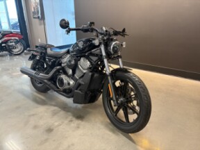 2023 Harley-Davidson® Nightster™ Vivid Black thumb 3