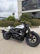 2026 Harley-Davidson® Sportster® S White Onyx Pearl Black Trim thumb 2