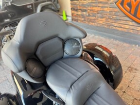  2026 Harley Davidson Street Glide 3 Limited FLHLT thumb 2