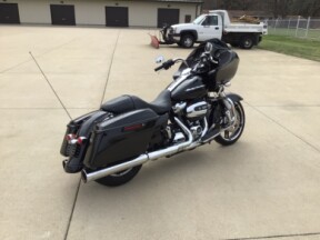 FLTRXS 2017 Road Glide® Special thumb 1
