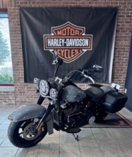 2026 Harley-Davidson® Heritage Classic Dark Billiard Gray Black Cast Wheels thumb 2
