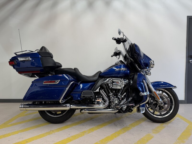 2016 Harley-Davidson® Electra Glide® Ultra Classic™ - Superior Blue