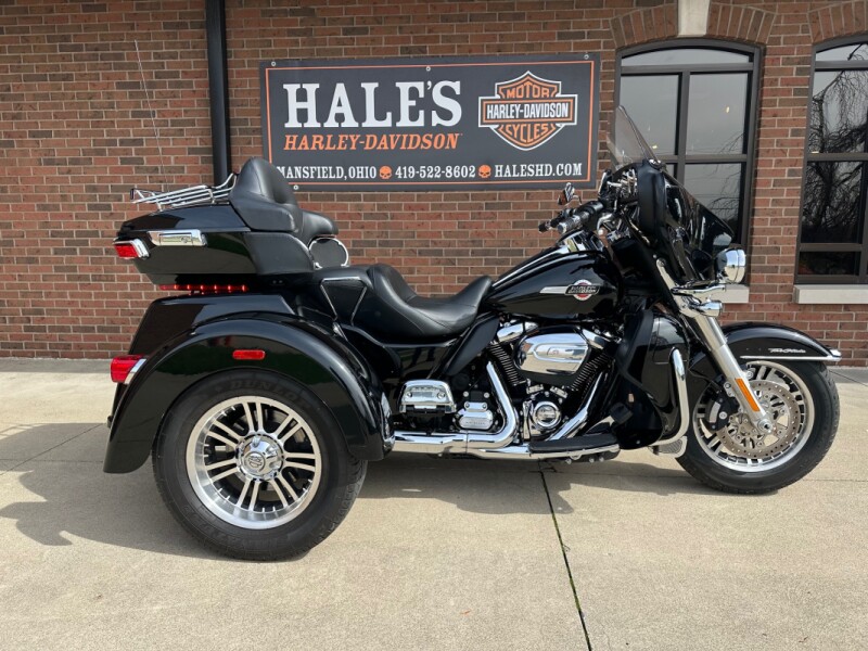 2023 Harley-Davidson Tri Glide Ultra Trike FLHTCUTG