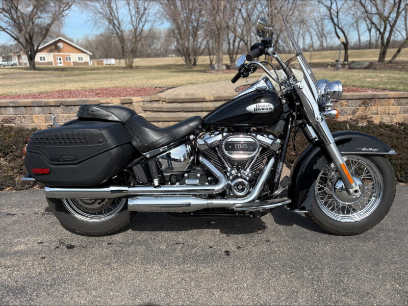 2024 Harley-Davidson® Heritage Classic Vivid Black