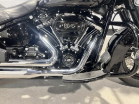 2021 Harley-Davidson® Heritage Classic 114 Vivid Black FLHCS thumb 1