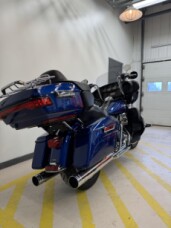 2016 Harley-Davidson® Electra Glide® Ultra Classic™ - Superior Blue thumb 0