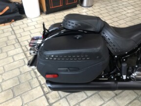 2025 Harley-Davidson® Heritage Classic Vivid Black w/Laced Wheels thumb 1