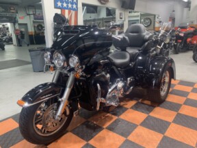 2017 Harley-Davidson Tri Glide Ultra FLHTCUTG thumb 0
