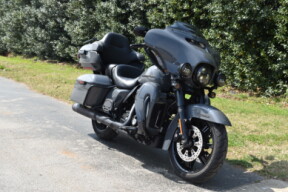 2022 Harley-Davidson® Ultra Limited thumb 3