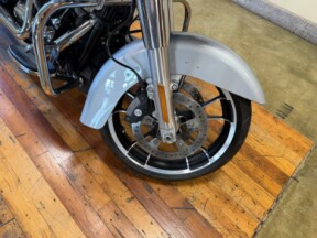 2023 Harley-Davidson Road Glide thumb 0