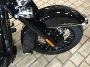 2025 Harley-Davidson® Heritage Classic Vivid Black w/Laced Wheels thumb 2