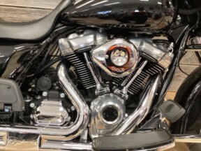 2019 Harley-Davidson® Electra Glide® Standard Vivid Black thumb 0