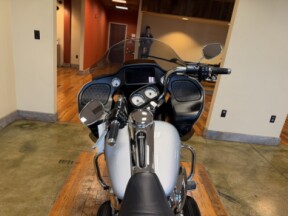 2023 Harley-Davidson Road Glide thumb 1