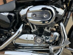 2008 Harley-Davidson 1200 Custom Sportster XL1200C thumb 2