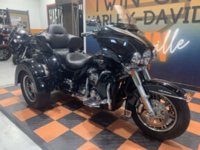 2017 Harley-Davidson Tri Glide Ultra FLHTCUTG thumb 2
