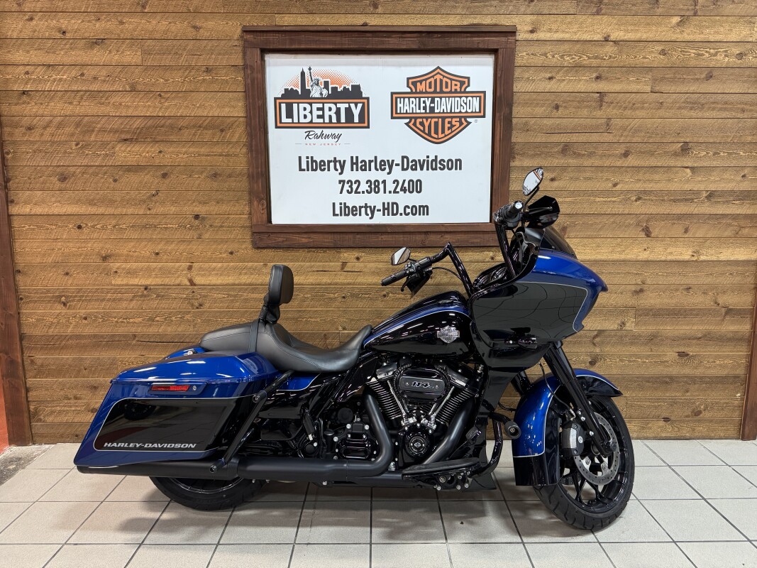 Harley-Davidson 燃料タンク 黒/青 ストライプ 2022 Harley-Davidson® Road Glide® Special Reef Blue/Vivid Black