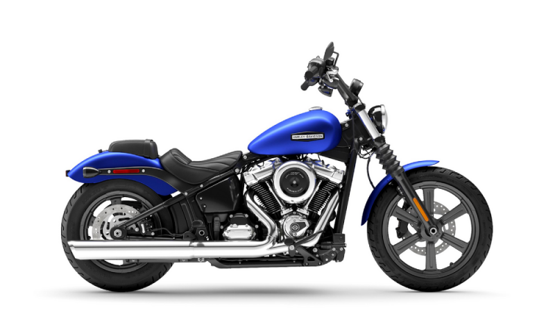 2026 Harley-Davidson® Street Bob™ Aurora Blue Denim Chrome Laced Wheels