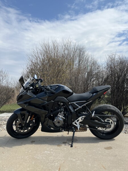 2025 Suzuki GSX8R