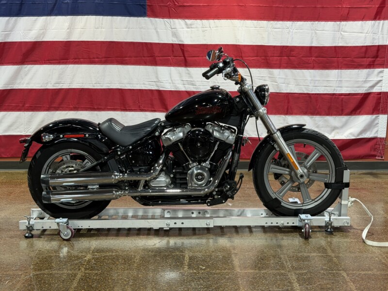 Harley-Davidson® Softail® Standard 2023 FXST BLACK