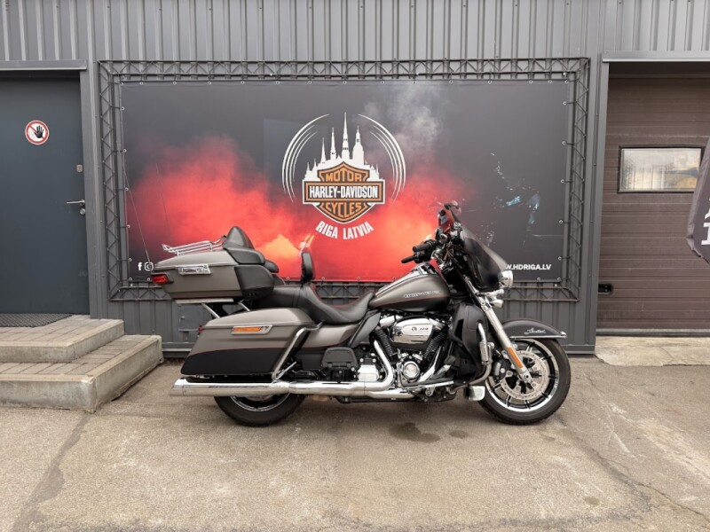 2019 Harley-Davidson® Ultra Limited Industrial Gray Denim/Black Denim