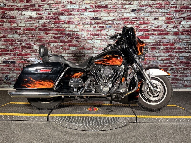 Harley-Davidson® Street Glide® 2008 FLHX BLACK FLAME CUST