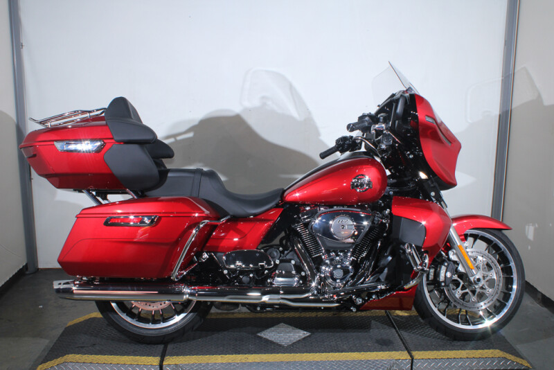 2026 Harley-Davidson Street Glide Limited Grand American Touring FLHXL