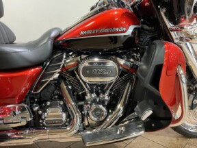 2021 Harley-Davidson® CVO™ Tri Glide® Sunset Orange & Sunset Black  FLHTCUTGSE thumb 3