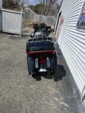 2019 Harley-Davidson® Ultra Limited Vivid Black thumb 2