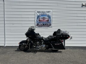 2019 Harley-Davidson® Ultra Limited Vivid Black thumb 3