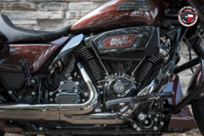 2024 Harley-Davidson® CVO™ Street Glide® FLHXSE thumb 2