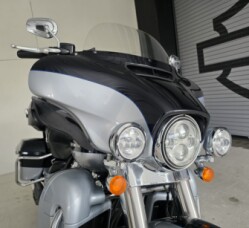 2019 Harley-Davidson® Ultra Limited thumb 2