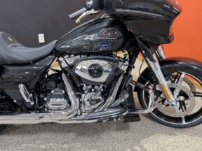2026 Harley-Davidson® Street Glide® Midnight Ember Chrome Trim thumb 3