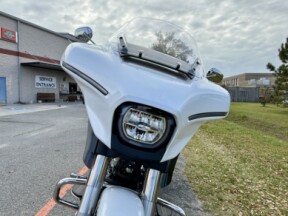 2024 Harley-Davidson® Street Glide® FLHX thumb 3