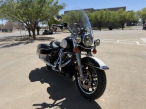 2022 Harley-Davidson® Police Road Glide® BLACK & WHITE thumb 2