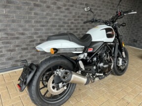 2024 Harley-Davidson® Harley-Davidson X™ 500 Pearl White thumb 2