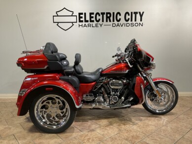 2021 Harley-Davidson® CVO™ Tri Glide® Sunset Orange & Sunset Black  FLHTCUTGSE