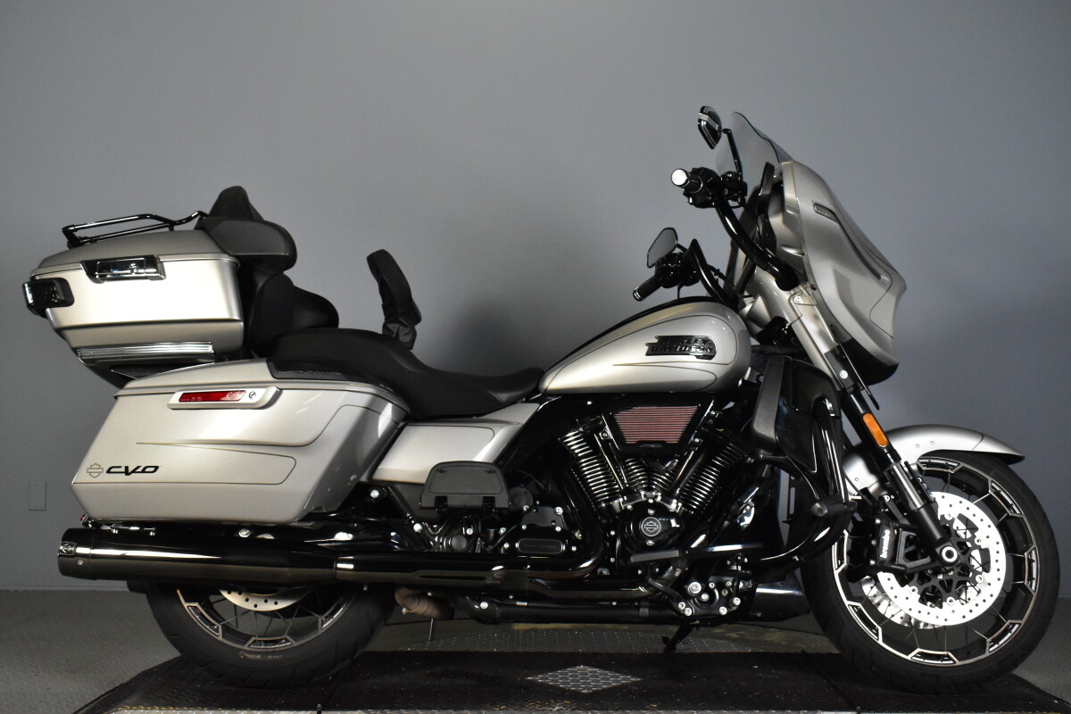 2023 Harley-Davidson® CVO™ Street Glide® FLHXSE