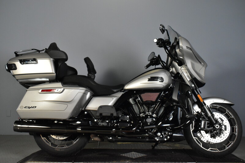2023 Harley-Davidson® CVO™ Street Glide® FLHXSE